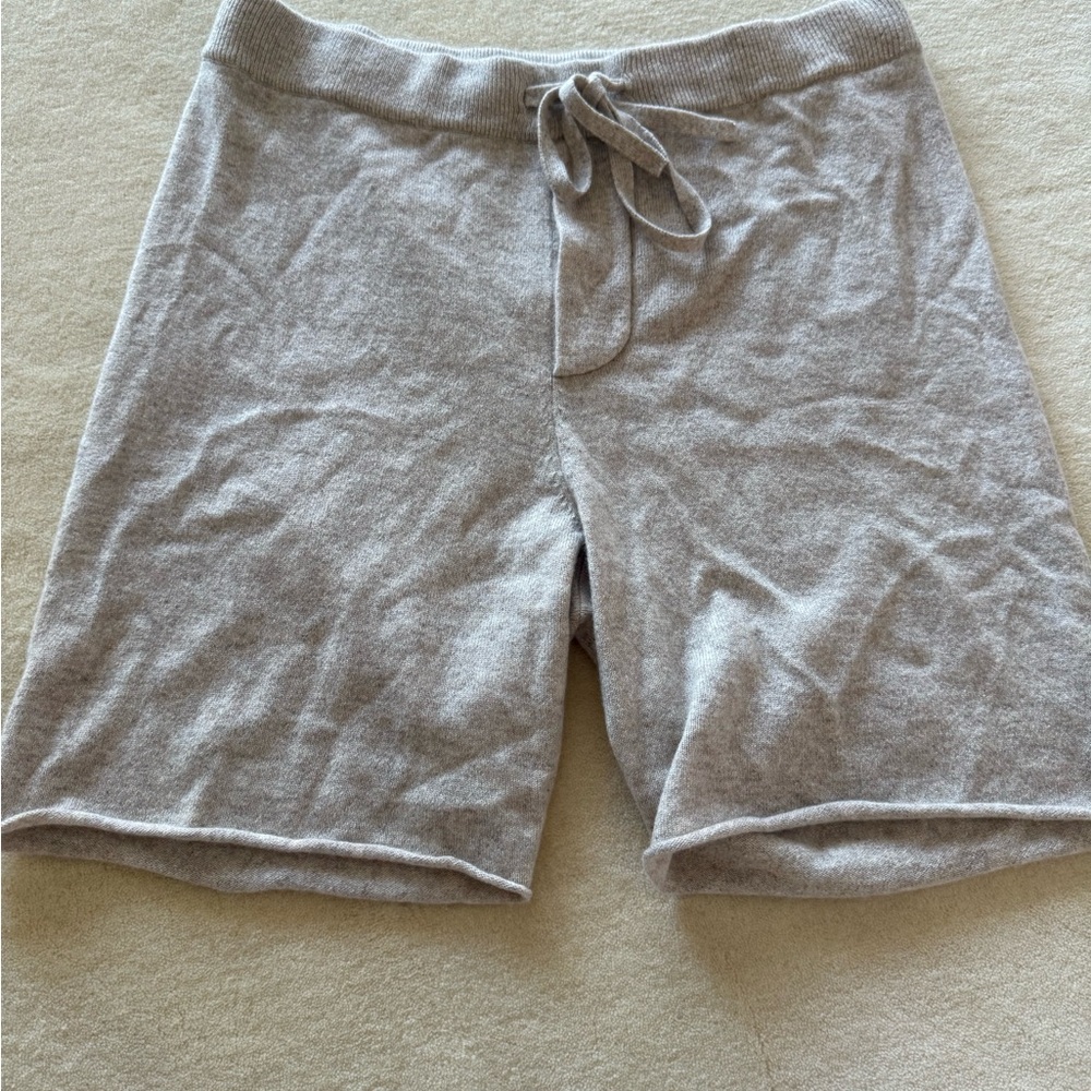 James Perse beige cashmere shorts